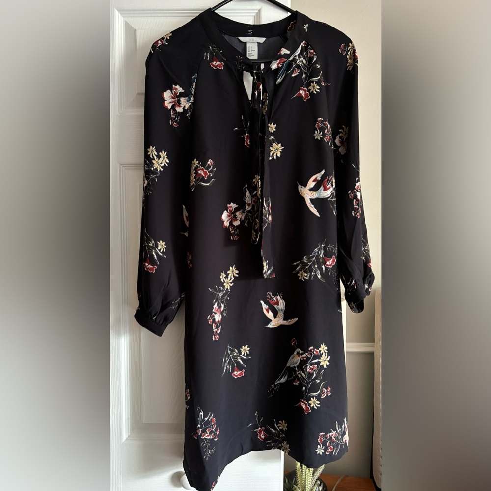 H&M Women Long Sleeve Tie Neck Dress Size 4
